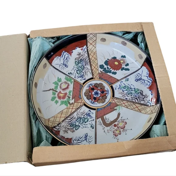 Vintage Japanese Imari Porcelain Dorabachi Bowl